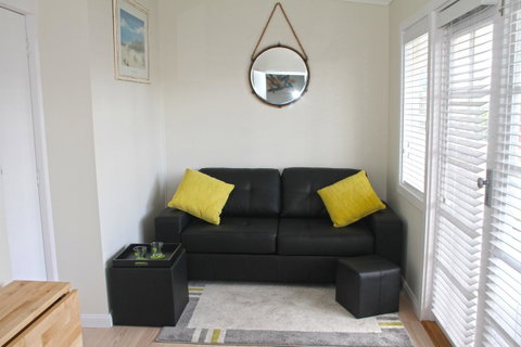 Smugglers Inn Studio Apartments - Accommodation in Brisbane 11