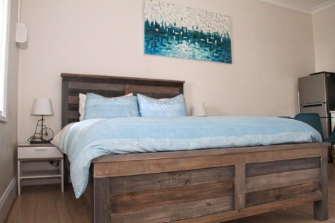 Smugglers Inn Studio Apartments - Accommodation in Brisbane 0