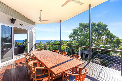 Lavina Luxury Beach House - Accommodation in Brisbane 0