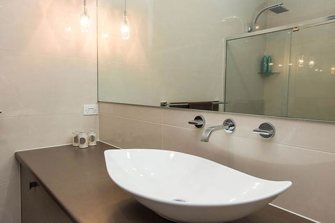 Lavina Luxury Beach House - Accommodation in Brisbane 29