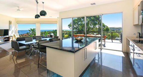 Lavina Luxury Beach House - Accommodation in Brisbane 40