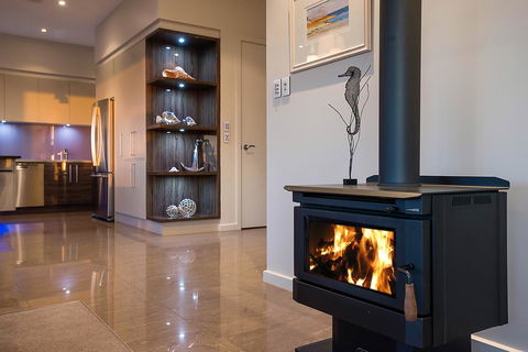 Lavina Luxury Beach House - Accommodation in Brisbane 6
