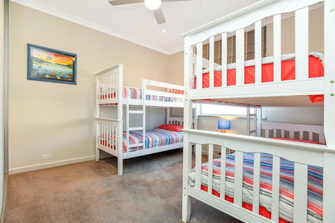 Lavina Luxury Beach House - Accommodation in Brisbane 18