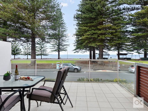 Breeze Beachfront Apartment - Accommodation in Brisbane 34