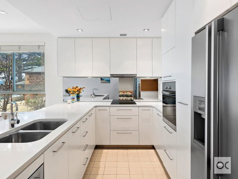 Breeze Beachfront Apartment - Accommodation in Brisbane 39