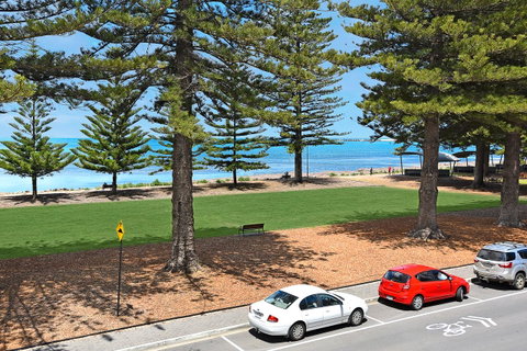 Breeze Beachfront Apartment - Accommodation in Brisbane 4