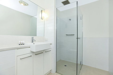 Breeze Beachfront Apartment - Accommodation in Brisbane 14