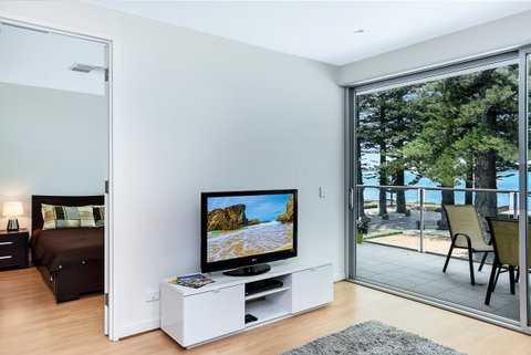 Breeze Beachfront Apartment - Accommodation in Brisbane 7