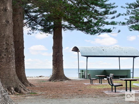 Breeze Beachfront Apartment - Accommodation in Brisbane 21