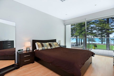 Breeze Beachfront Apartment - Accommodation in Brisbane 13
