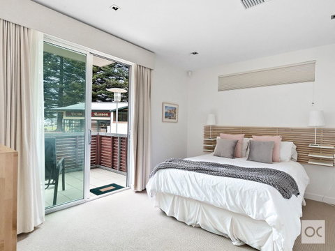 Breeze Beachfront Apartment - Accommodation in Brisbane 29