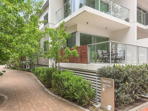 Breeze Beachfront Apartment - Accommodation in Brisbane 41