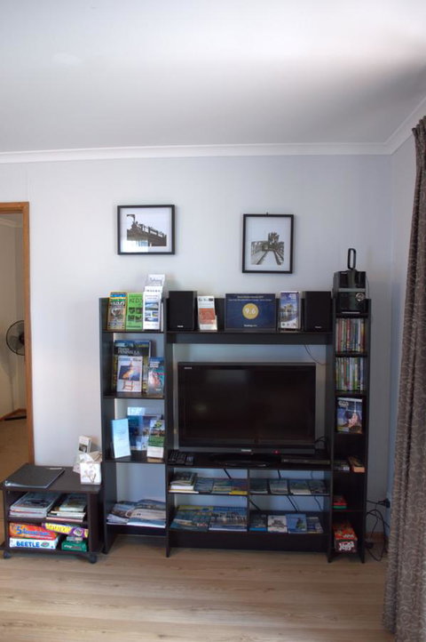 Lazy Days Cottage - Victor Harbor - Accommodation in Brisbane 9