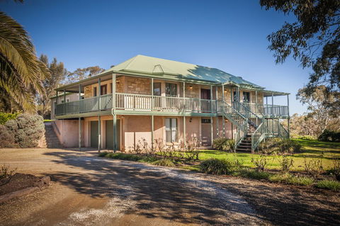 Angaston Saleyards Luxury Accommodation - Accommodation in Brisbane 0