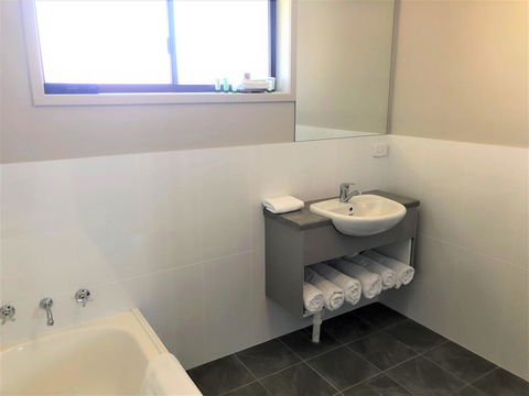 Bathurst Motor Inn - Accommodation in Brisbane 15