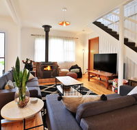 Hudson Bay  Basin View-Pet Friendly-15 Mins to Hyams Beach - Accommodation in Brisbane