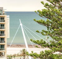 Beachside luxury  comfort ocean views in Glenelg - Accommodation in Brisbane