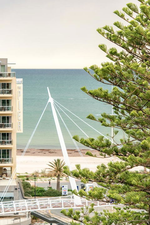 Beachside Luxury & Comfort, Ocean Views In Glenelg - Accommodation in Brisbane 0