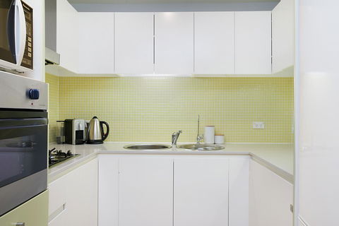 Beachside Luxury & Comfort, Ocean Views In Glenelg - Accommodation in Brisbane 14