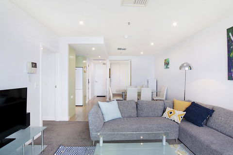 Beachside Luxury & Comfort, Ocean Views In Glenelg - Accommodation in Brisbane 10