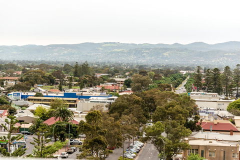 Beachside Luxury & Comfort, Ocean Views In Glenelg - Accommodation in Brisbane 30