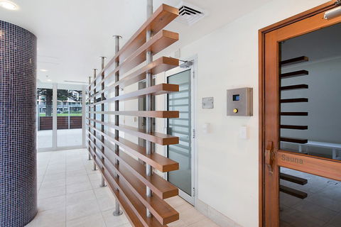 Beachside Luxury & Comfort, Ocean Views In Glenelg - Accommodation in Brisbane 27