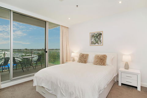 Beachside Luxury & Comfort, Ocean Views In Glenelg - Accommodation in Brisbane 12