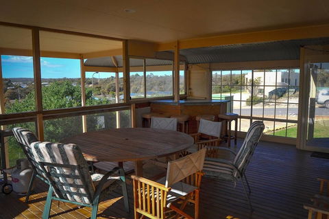 Baywatch - Accommodation in Brisbane 0