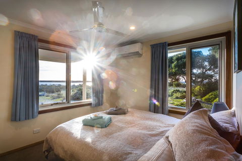 Southern Ocean Lookout - Accommodation in Brisbane 4