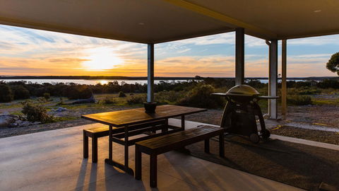Southern Ocean Lookout - Accommodation in Brisbane 12