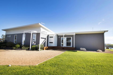 Villa Serra - Accommodation in Brisbane 0