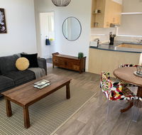 Sunshine Four - Accommodation in Brisbane