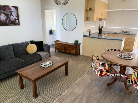 Sunshine Four - Accommodation in Brisbane 0