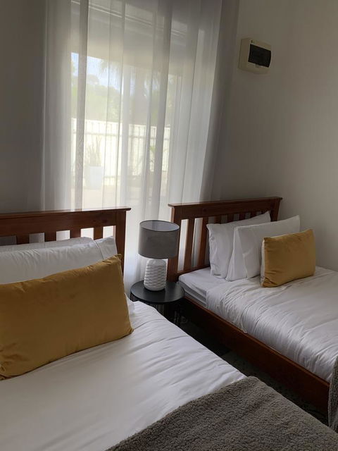 Sunshine Four - Accommodation in Brisbane 35