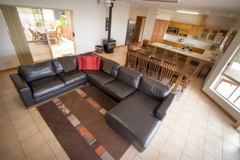 Limestone Ridge - Accommodation in Brisbane 3