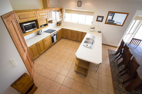 Limestone Ridge - Accommodation in Brisbane 2