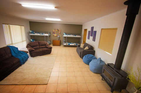 Limestone Ridge - Accommodation in Brisbane 12