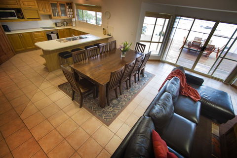 Limestone Ridge - Accommodation in Brisbane 5