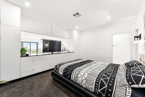 KENNEDY EXECUTIVE TOWNHOUSE - Accommodation in Brisbane 20