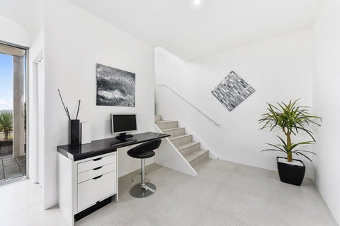 KENNEDY EXECUTIVE TOWNHOUSE - Accommodation in Brisbane 8