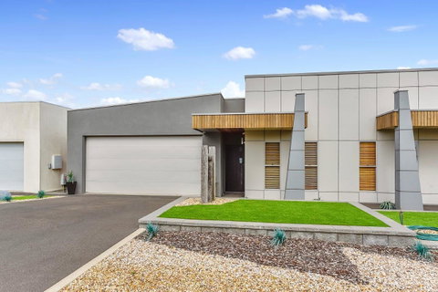 KENNEDY EXECUTIVE TOWNHOUSE - Accommodation in Brisbane 9