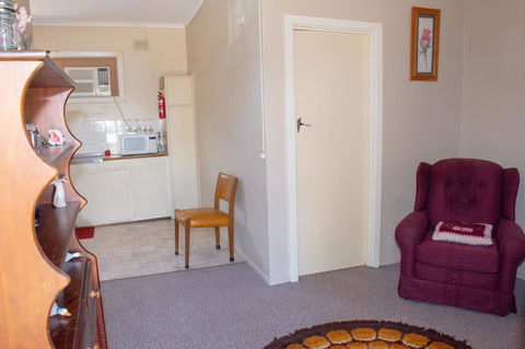 Kimba Units - Accommodation in Brisbane 4