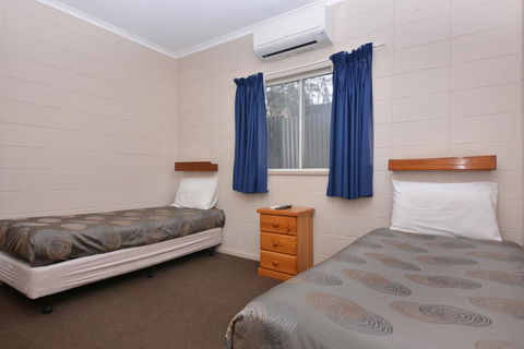 Motel Poinsettia - Accommodation in Brisbane 16
