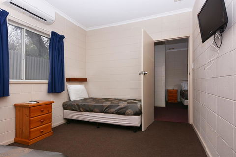 Motel Poinsettia - Accommodation in Brisbane 17