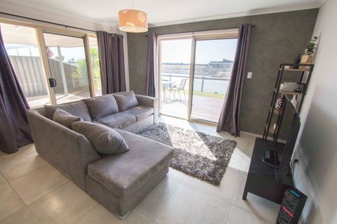 Waterfront On Jefferson, At Wellington Marina, SA - Accommodation in Brisbane 6