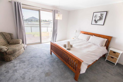 Waterfront On Jefferson, At Wellington Marina, SA - Accommodation in Brisbane 9