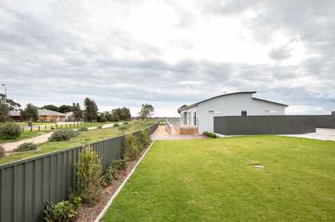 Wellington Lake Retreat - Accommodation in Brisbane 19