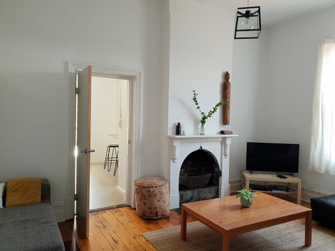 Captain\'s Heritage Cottage - Central Fremantle 2 Bedroom Historic Cottage - Accommodation in Brisbane 10