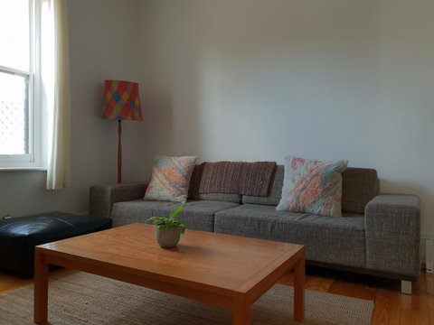 Captain\'s Heritage Cottage - Central Fremantle 2 Bedroom Historic Cottage - Accommodation in Brisbane 9
