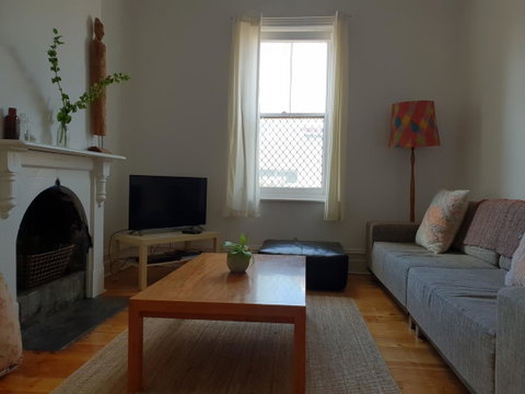 Captain\'s Heritage Cottage - Central Fremantle 2 Bedroom Historic Cottage - Accommodation in Brisbane 2